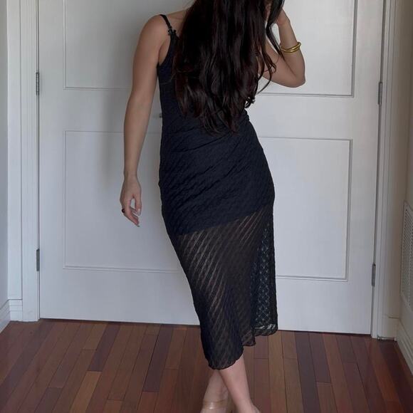 Laced Black Dress - Picture 3 of 8